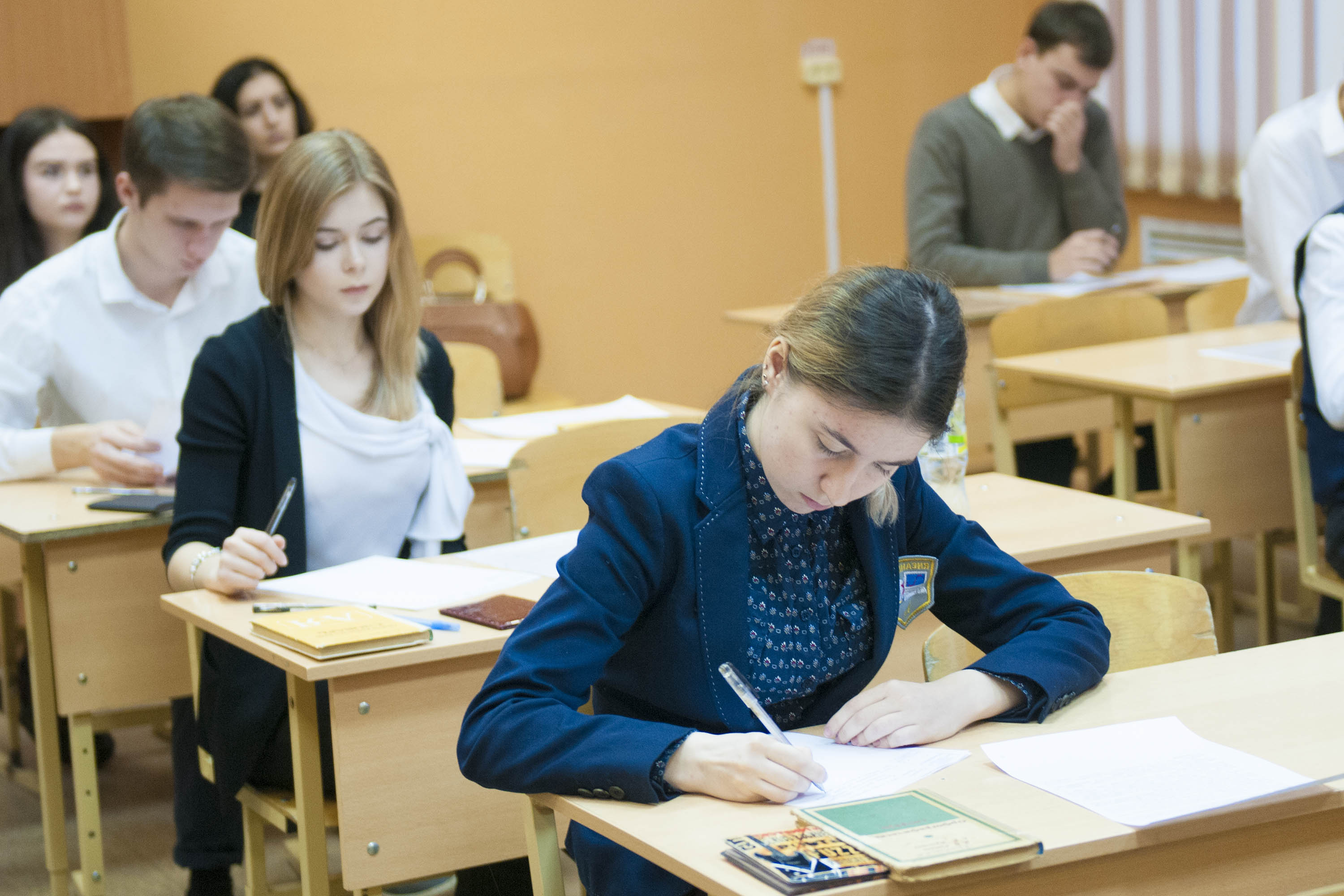 Почти все кузбасские выпускники успешно написали итоговое сочинение (изложение) 