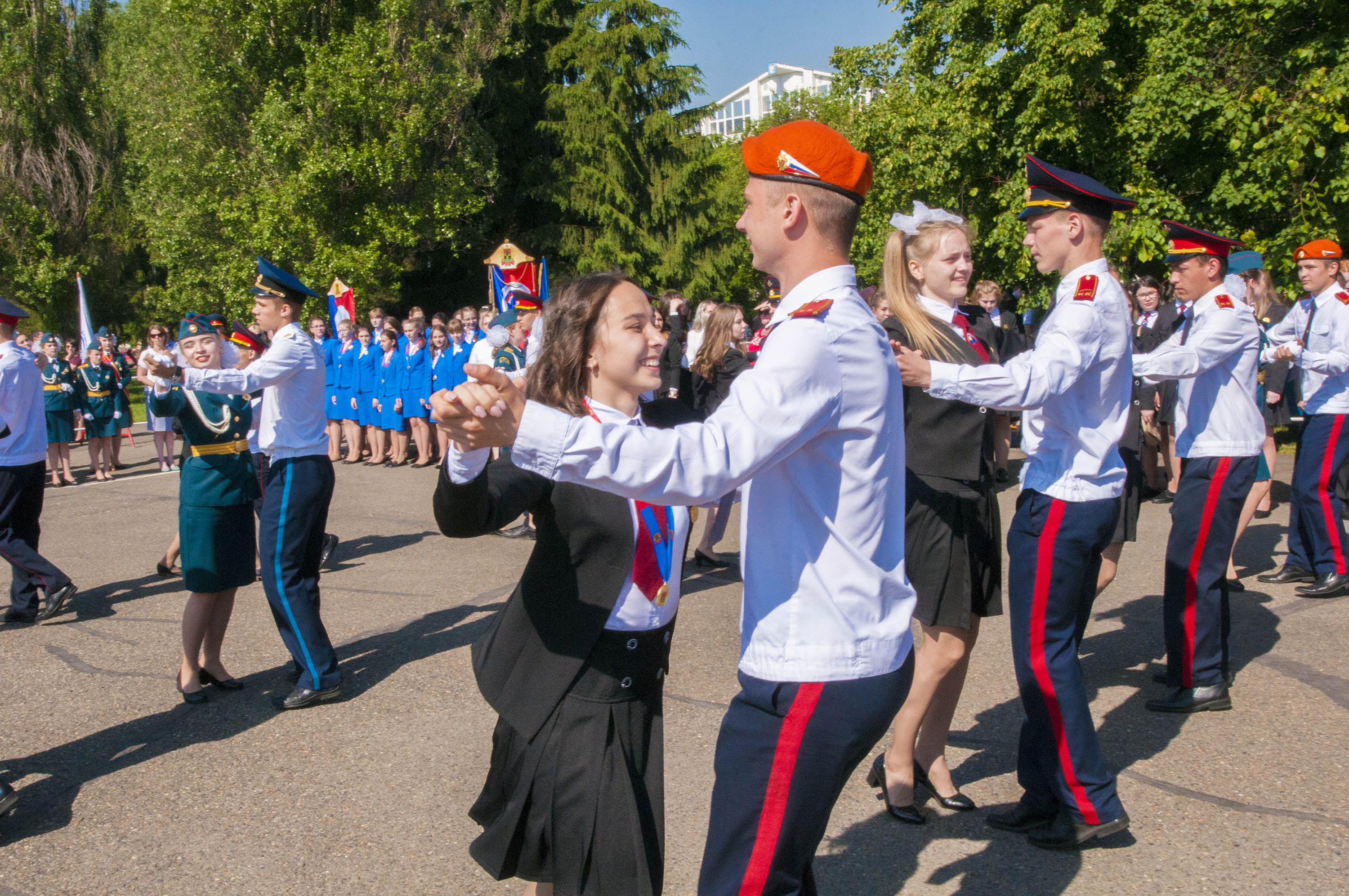 Последние звонки прозвенели для почти 37 тысяч кузбасских школьников