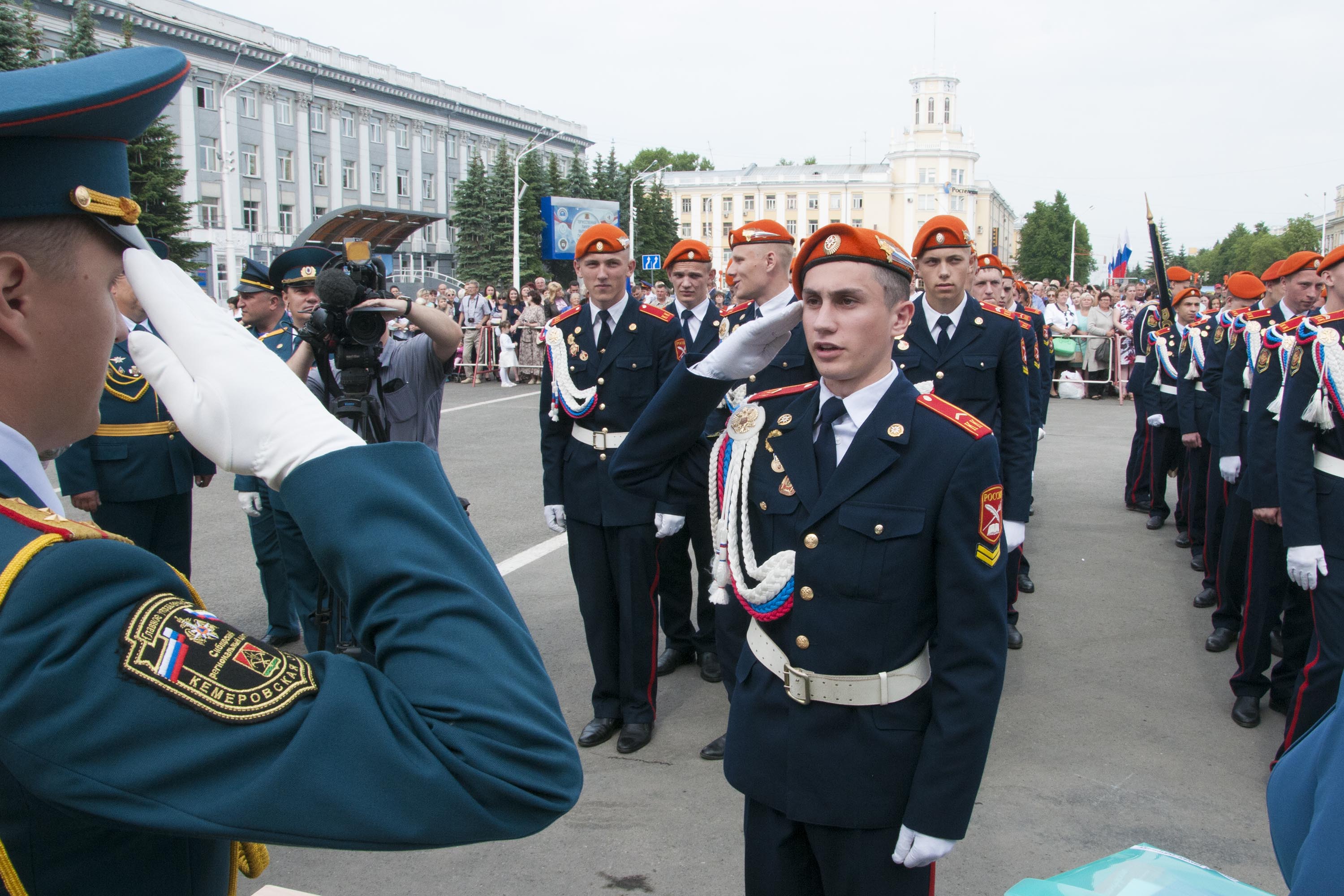 21 июня в Кемерове на площади Советов состоялся торжественный выпуск воспитанников губернаторских образовательных учреждений Кузбасса