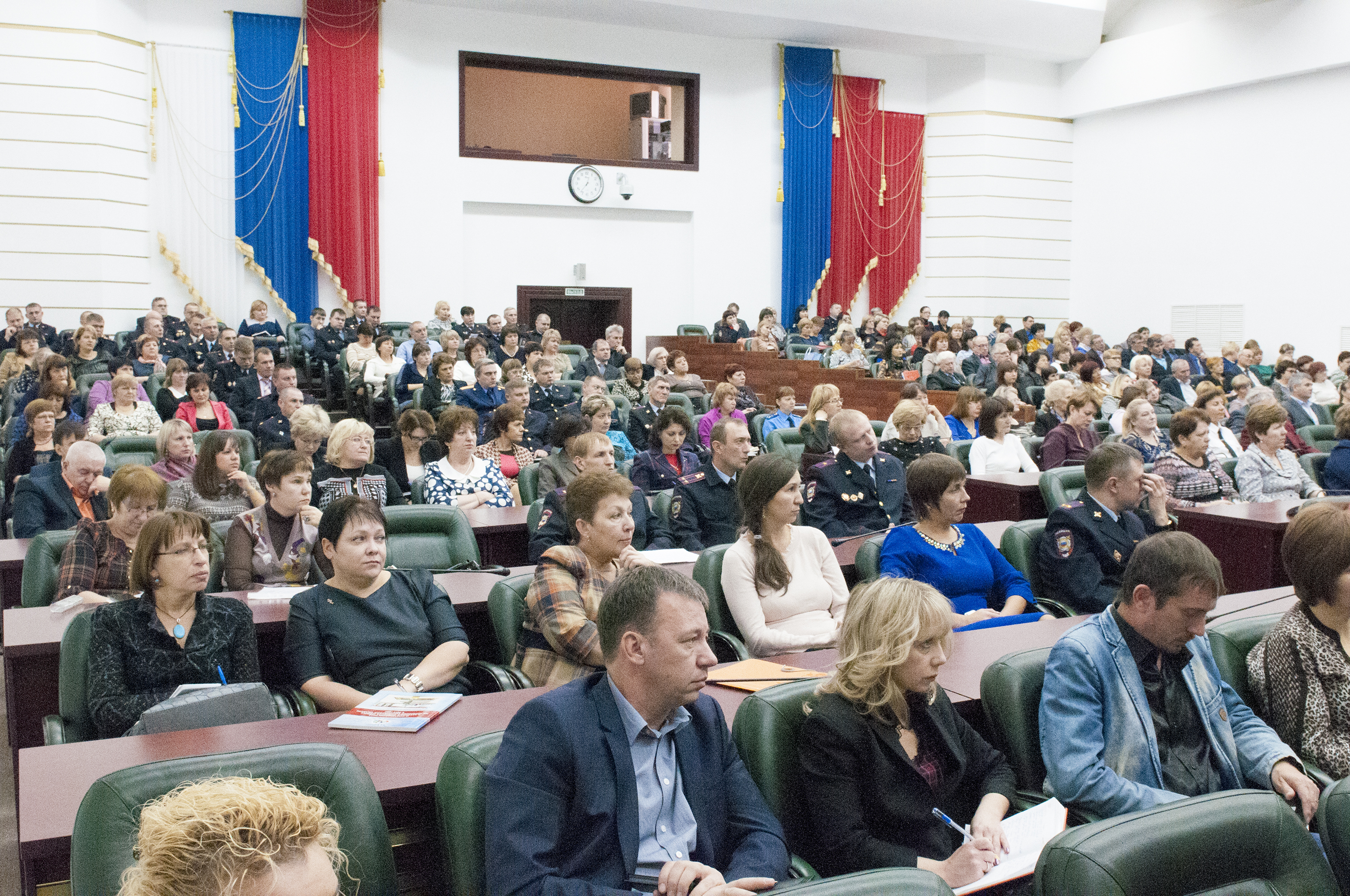 29 октября в Администрации области прошло расширенное заседание Межведомственной комиссии по итогам летней оздоровительной кампании 2015 года