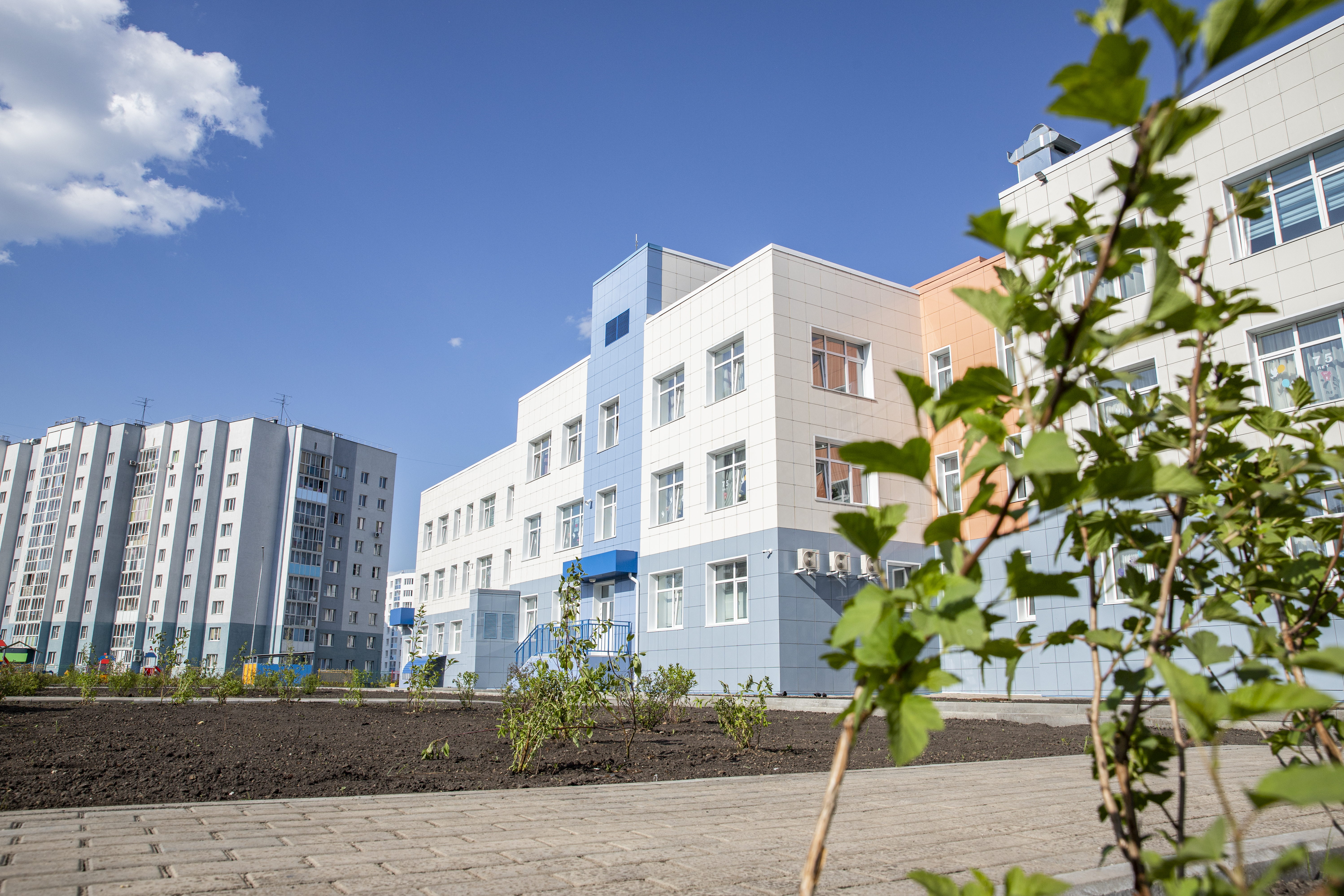 Детский сад на 350 мест построен в новом жилом районе Кемерова