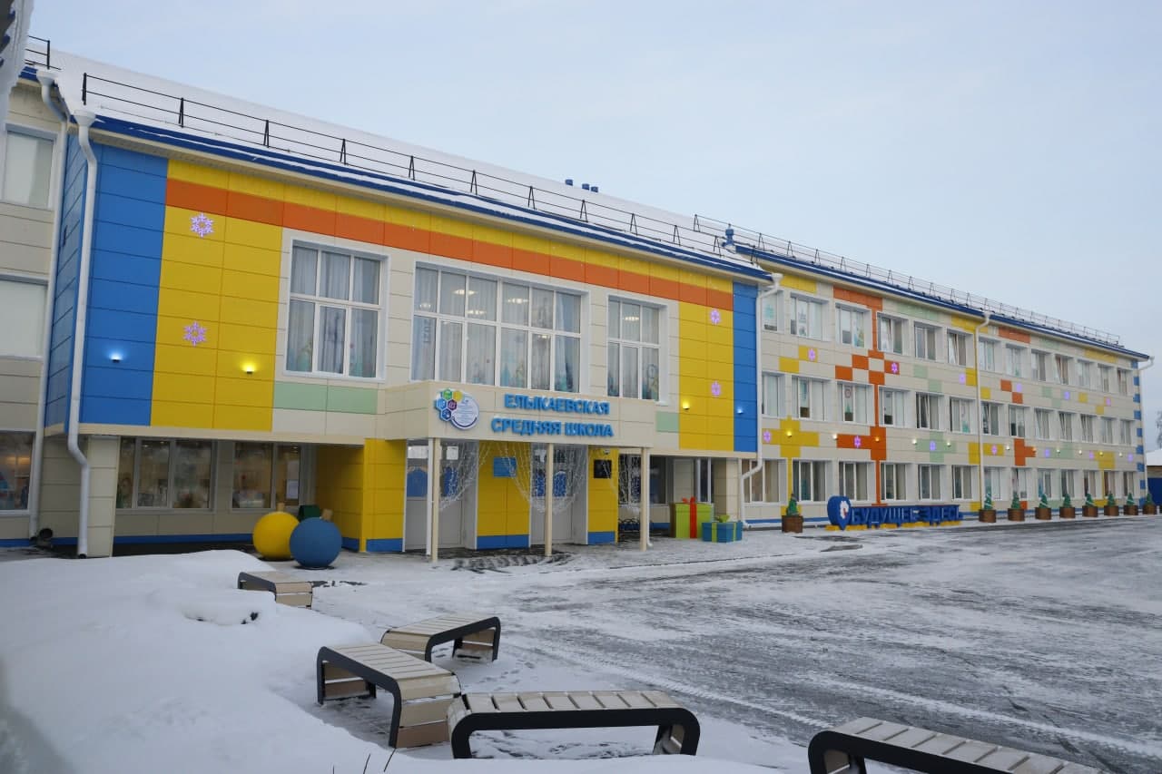 В селе Елыкаево после капитального ремонта открылась крупнейшая школа Кемеровского округа