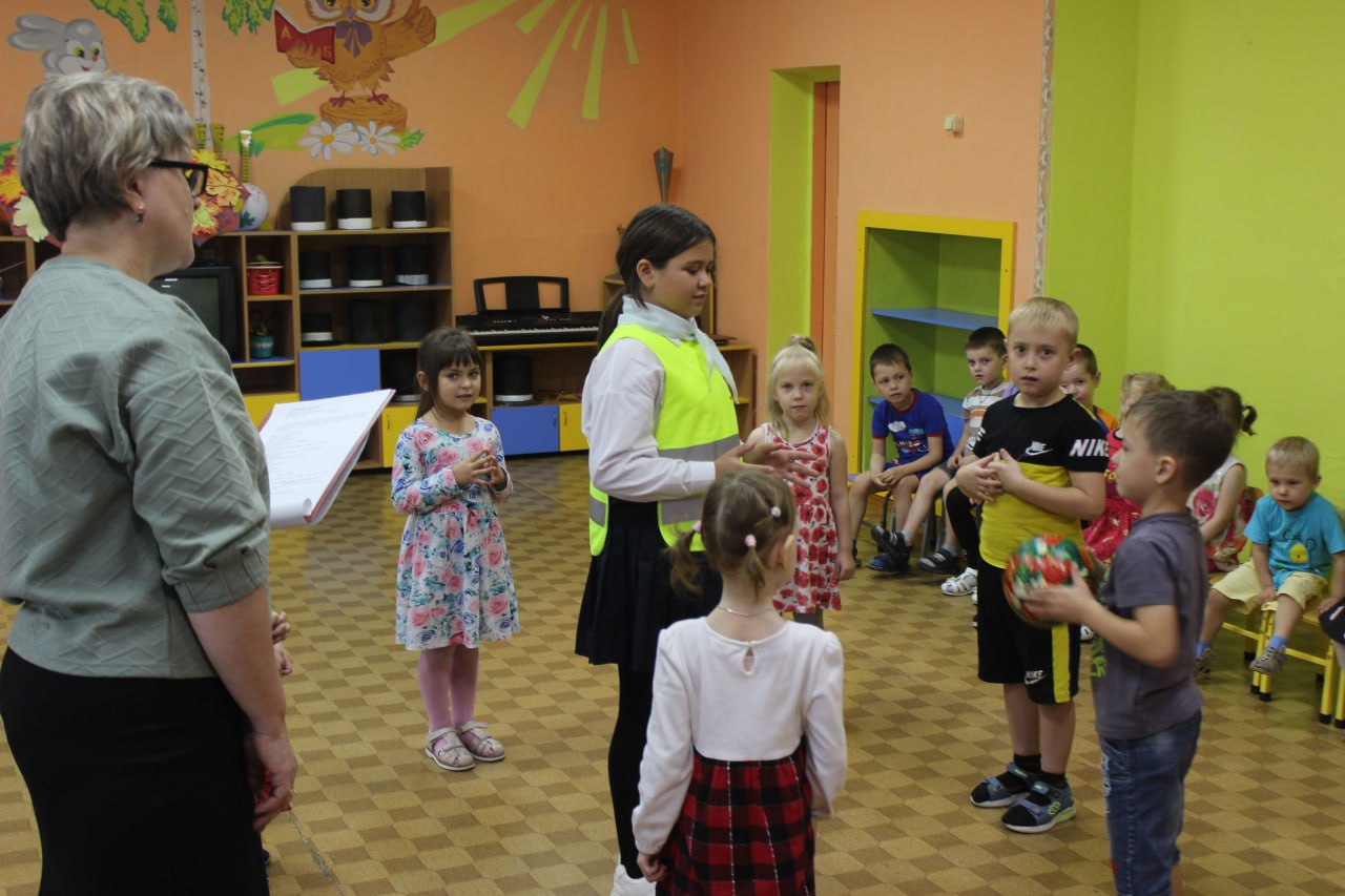 В дошкольном отделении школы №62 г. Прокопьевска прошло выступление агитационной бригады о правилах дорожного движения
