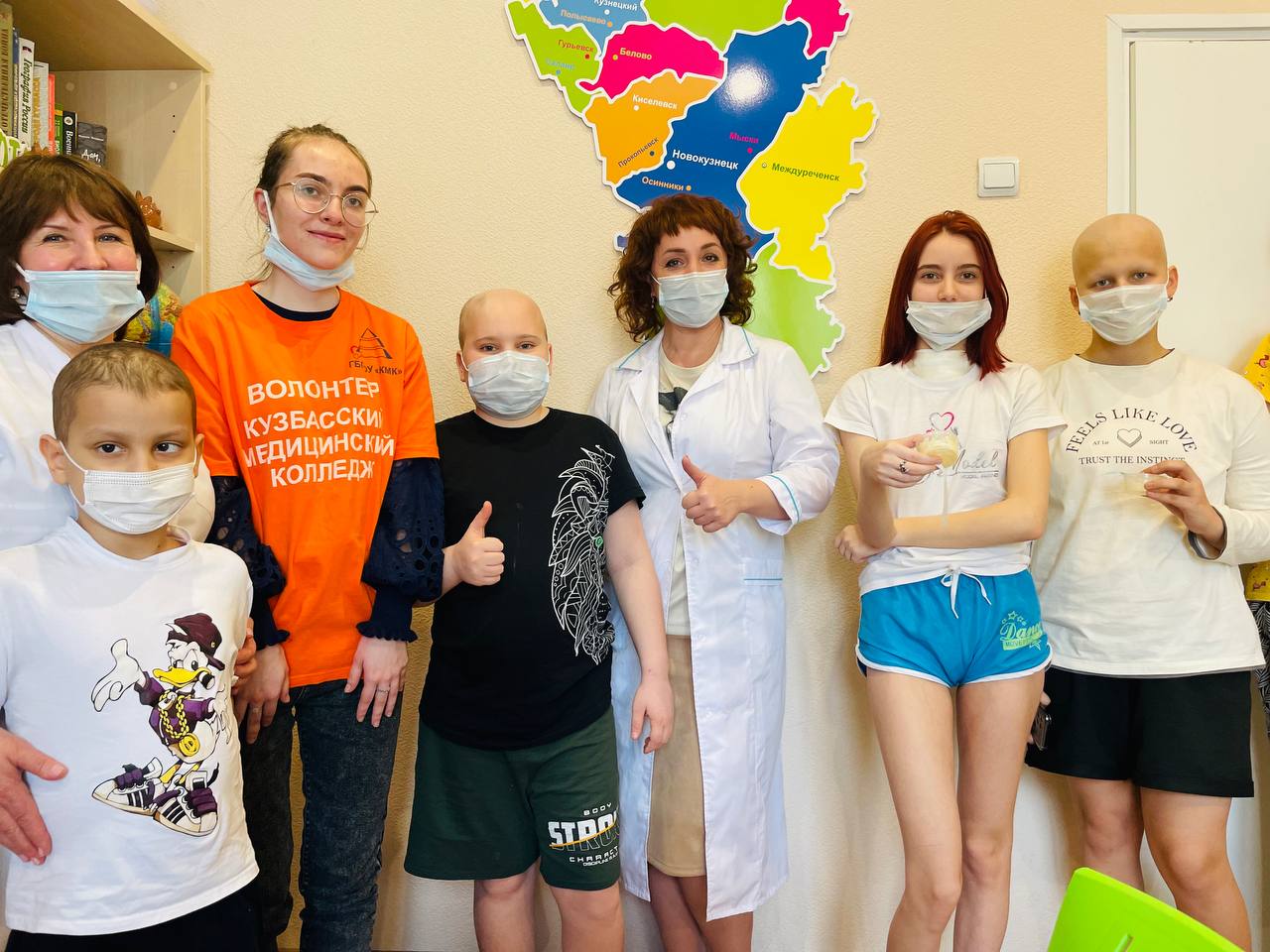 Кемеровские студенты провели в госпитальной школе оригинальный мастер-класс