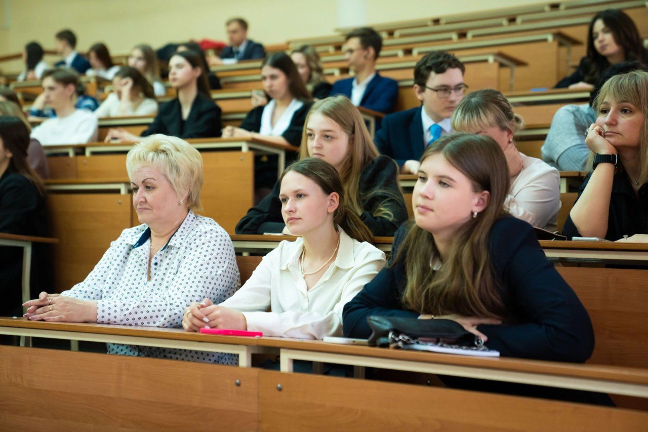 В Кузбассе более 600 школьников принимают участие в научно-исследовательской конференции 