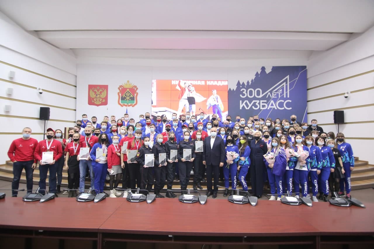 Победители WorldSkills Russia получили областные награды