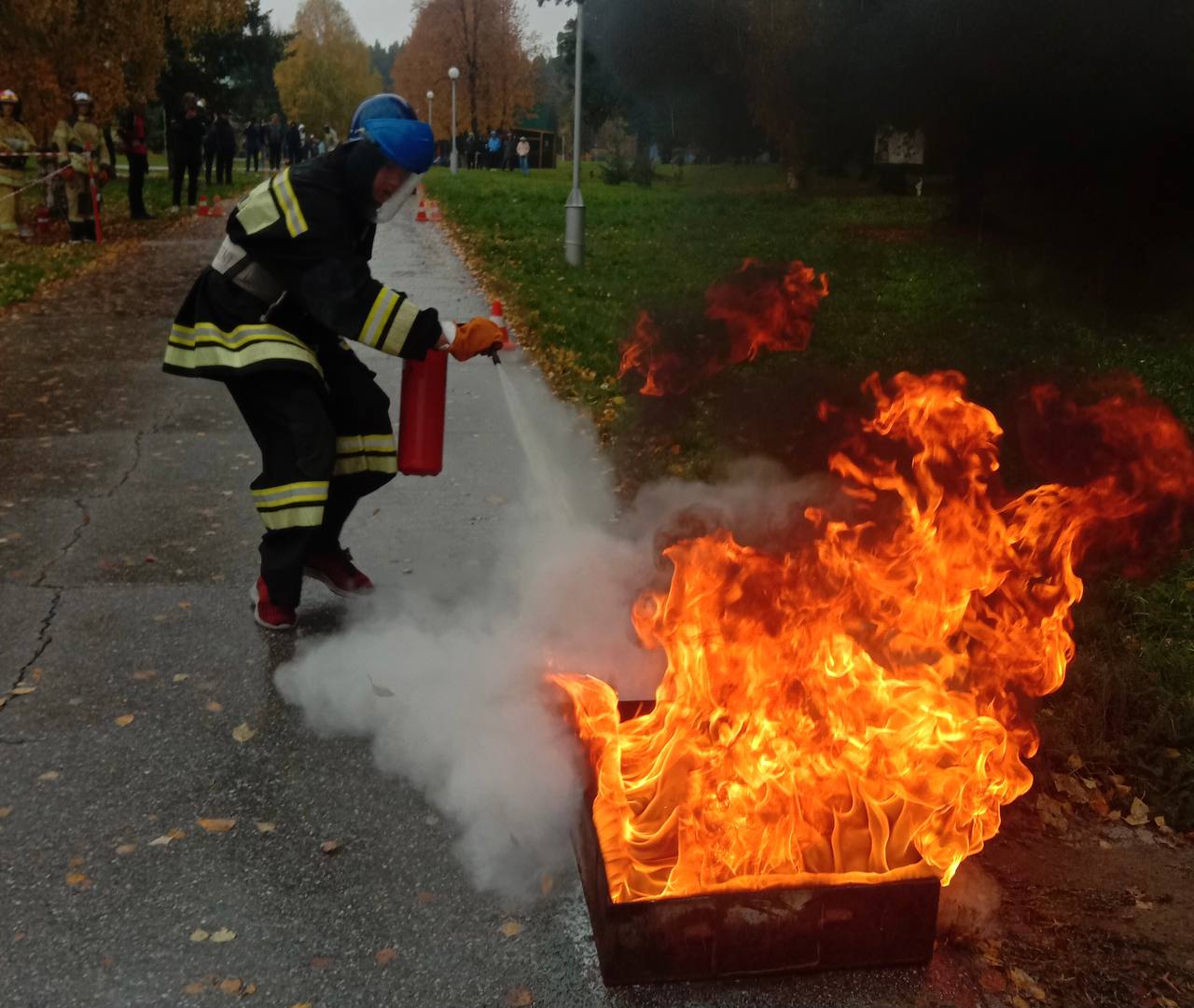 В КуZбассе прошли соревнования «Юный спасатель (пожарный)»