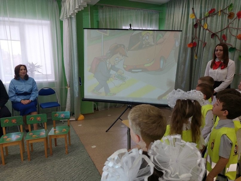 Сотрудники Госавтоинспекции Промышленновского муниципального округа приняли участие в посвящении дошкольников в отряд ЮИД