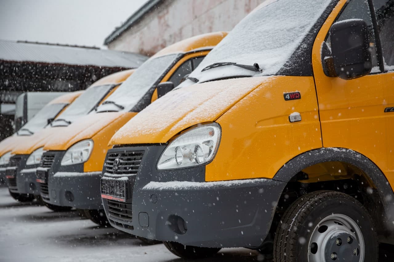 56 новых школьных автобусов поступили в Кузбасс