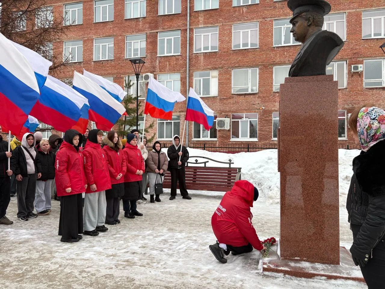 Школьники и студенты Кузбасса отметили День защитника Отечества