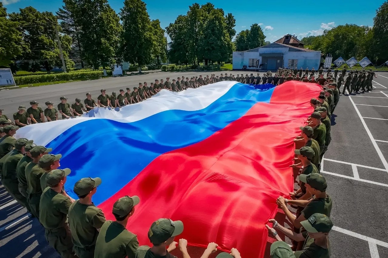 Кузбассовцев приглашают присоединиться ко всероссийской акции «Цвета Родины»