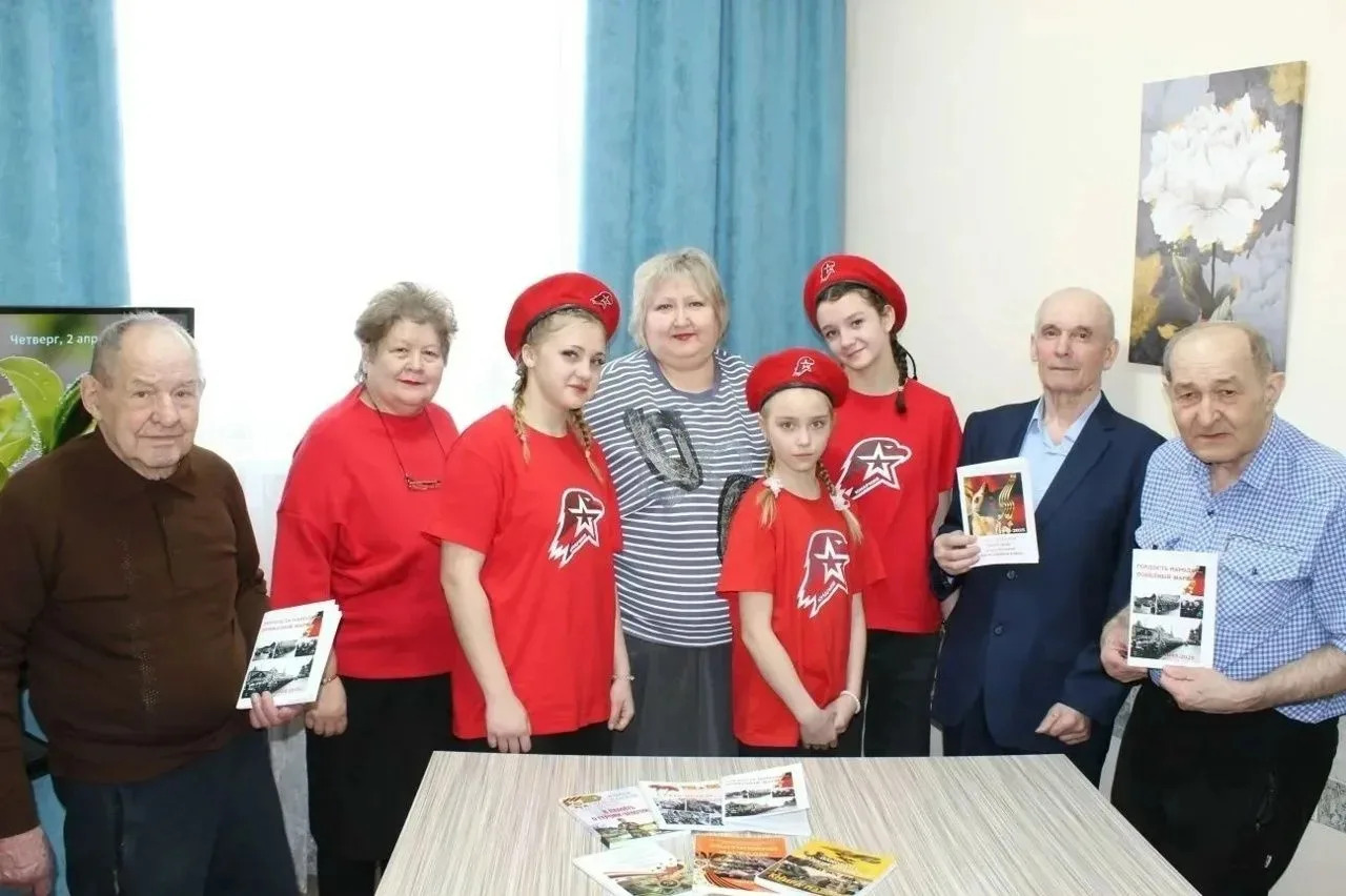 Кузбасские школьники помогают участникам спецоперации и проводят патриотические акции в преддверии Дня Победы