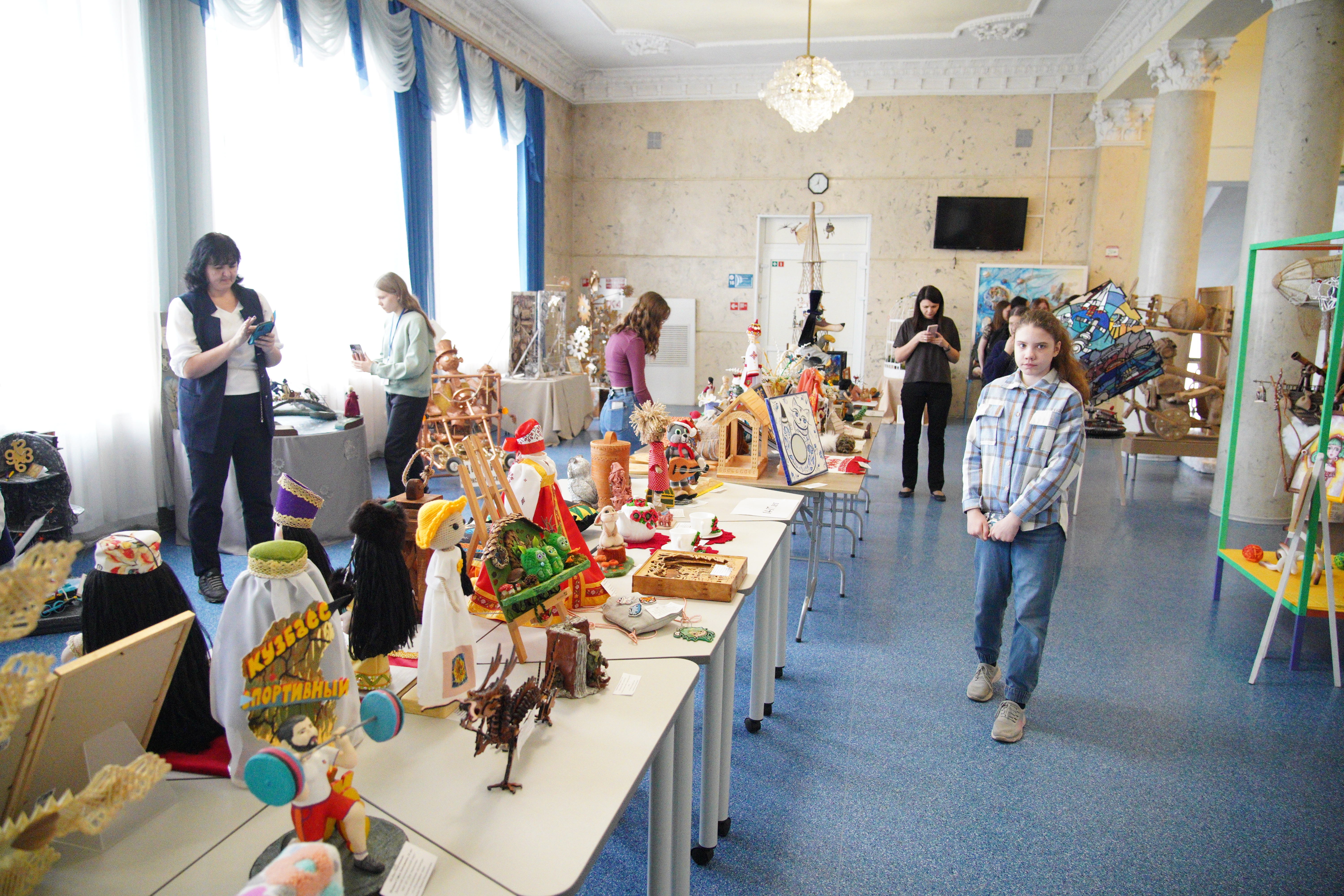 В Кемерове проходят выставки работ юных художников