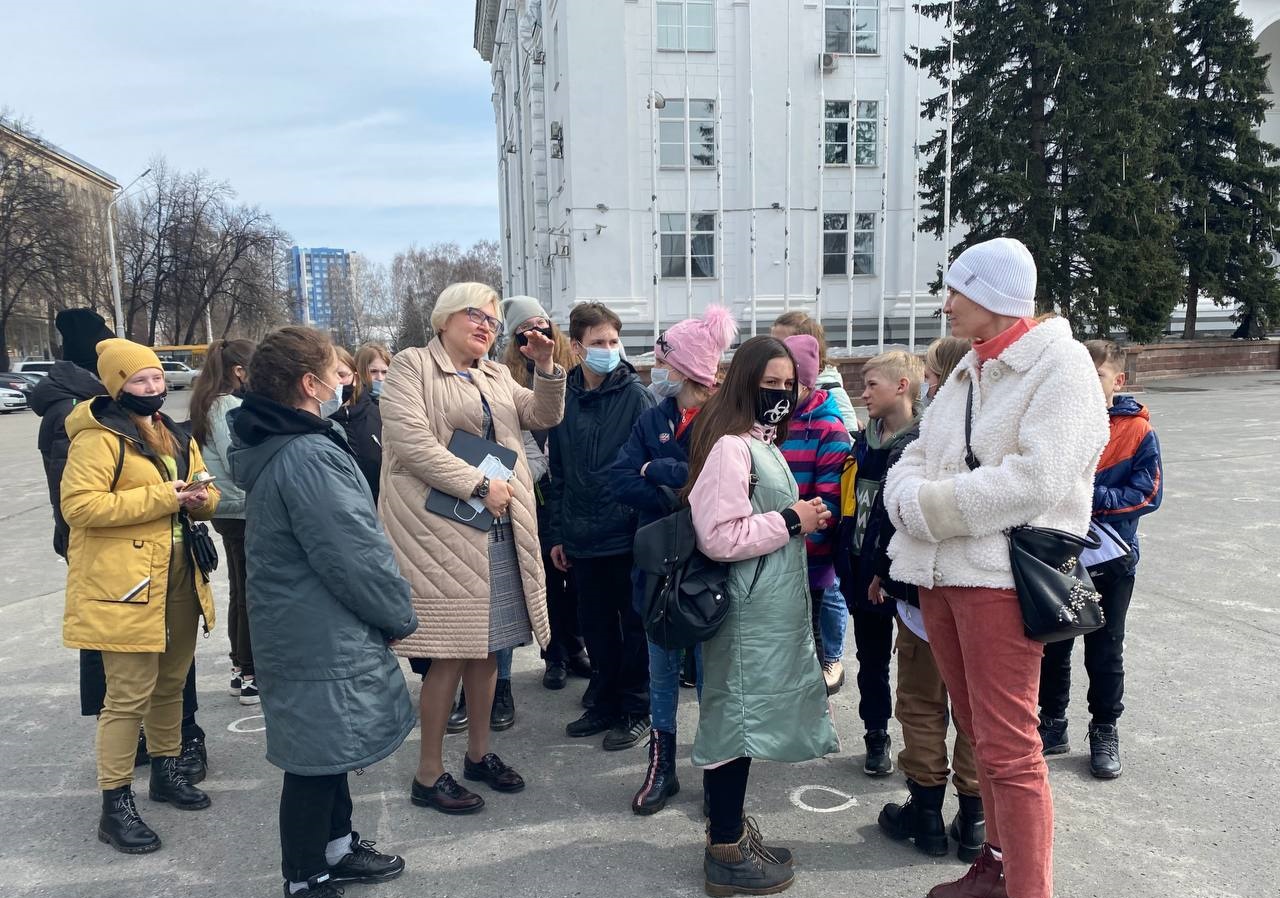 Софья Балакирева провела экскурсию для школьников новокузнецкого района в рамках проекта «Кемерово – сердце Кузбасса»