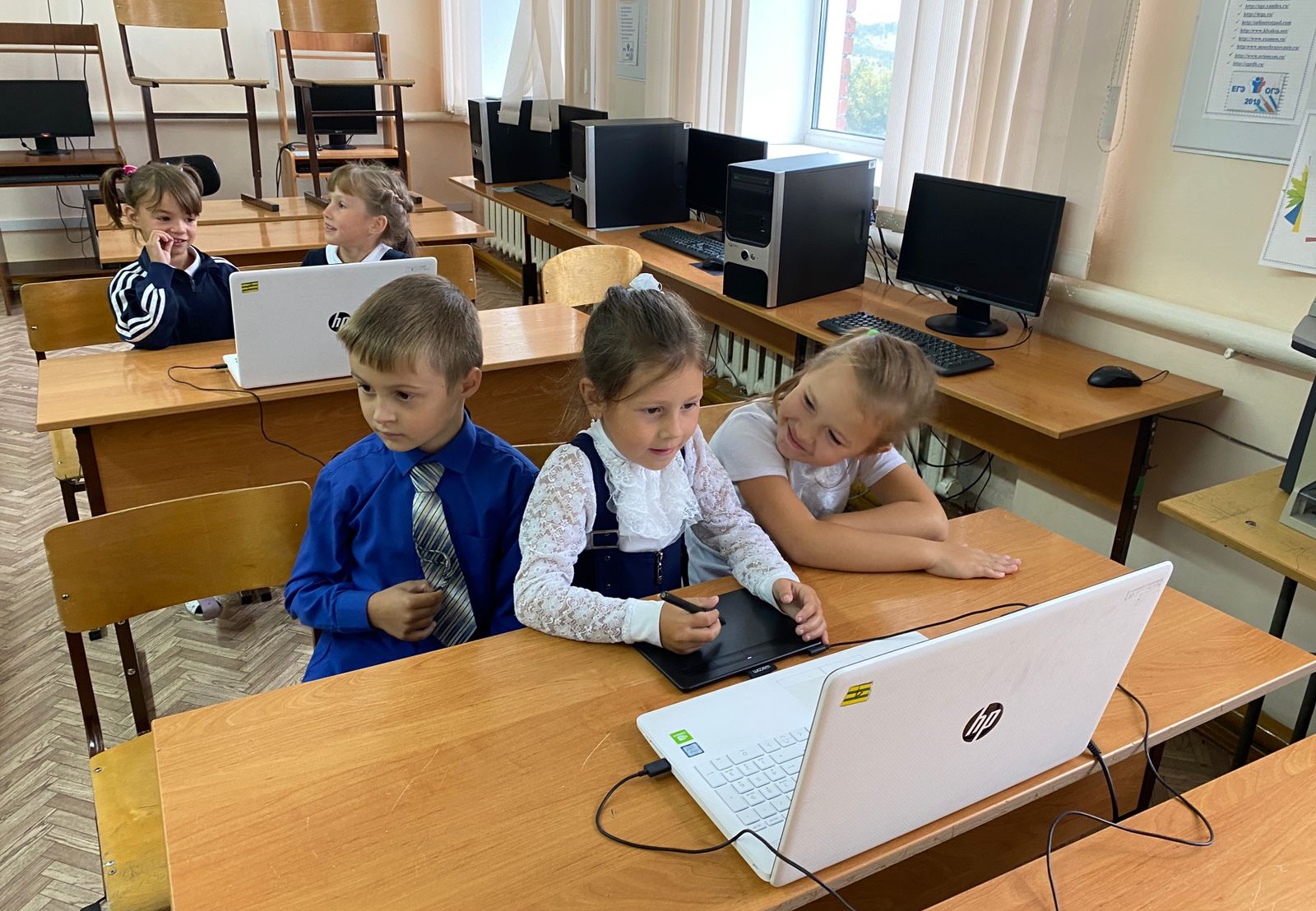 Мобильный технопарк «Кванториум-42» проводит мастер-классы в рамках декады дополнительного образования в Кузбассе 