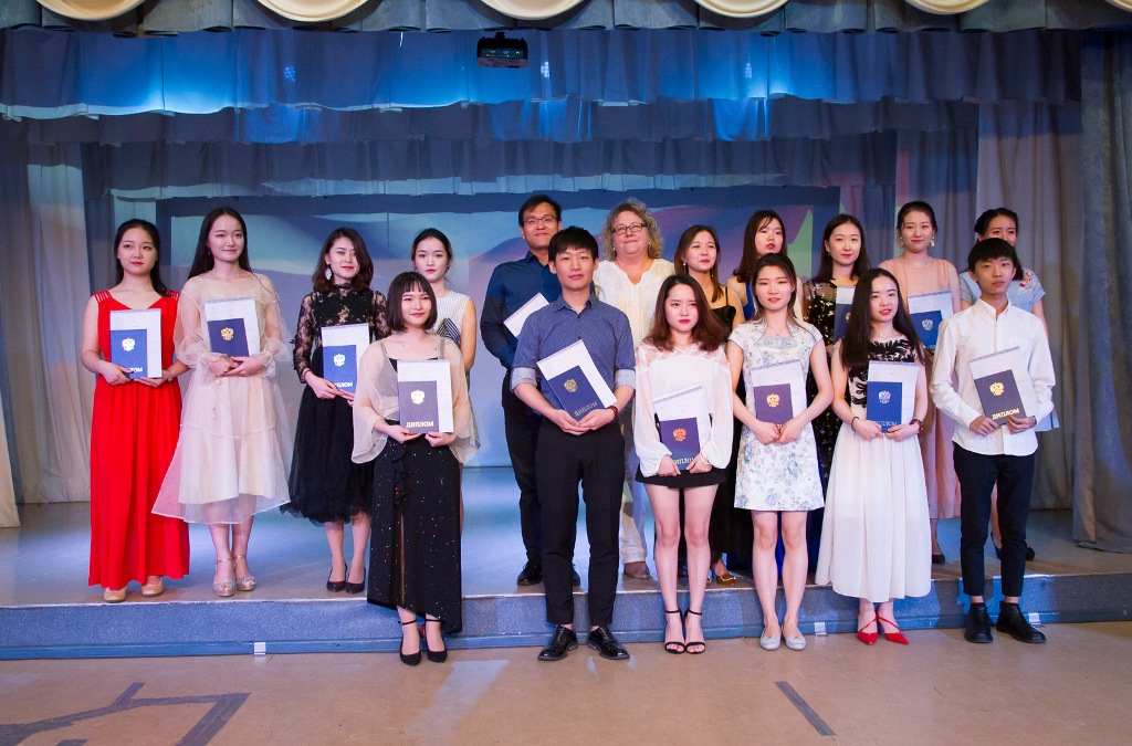 В КемГИК вручали дипломы студентам из Китайской Народной Республики 