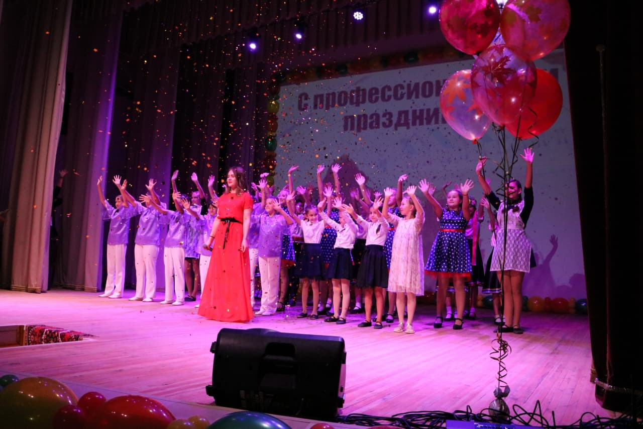 Неделя учителя проходит в городах и районах Кузбасса