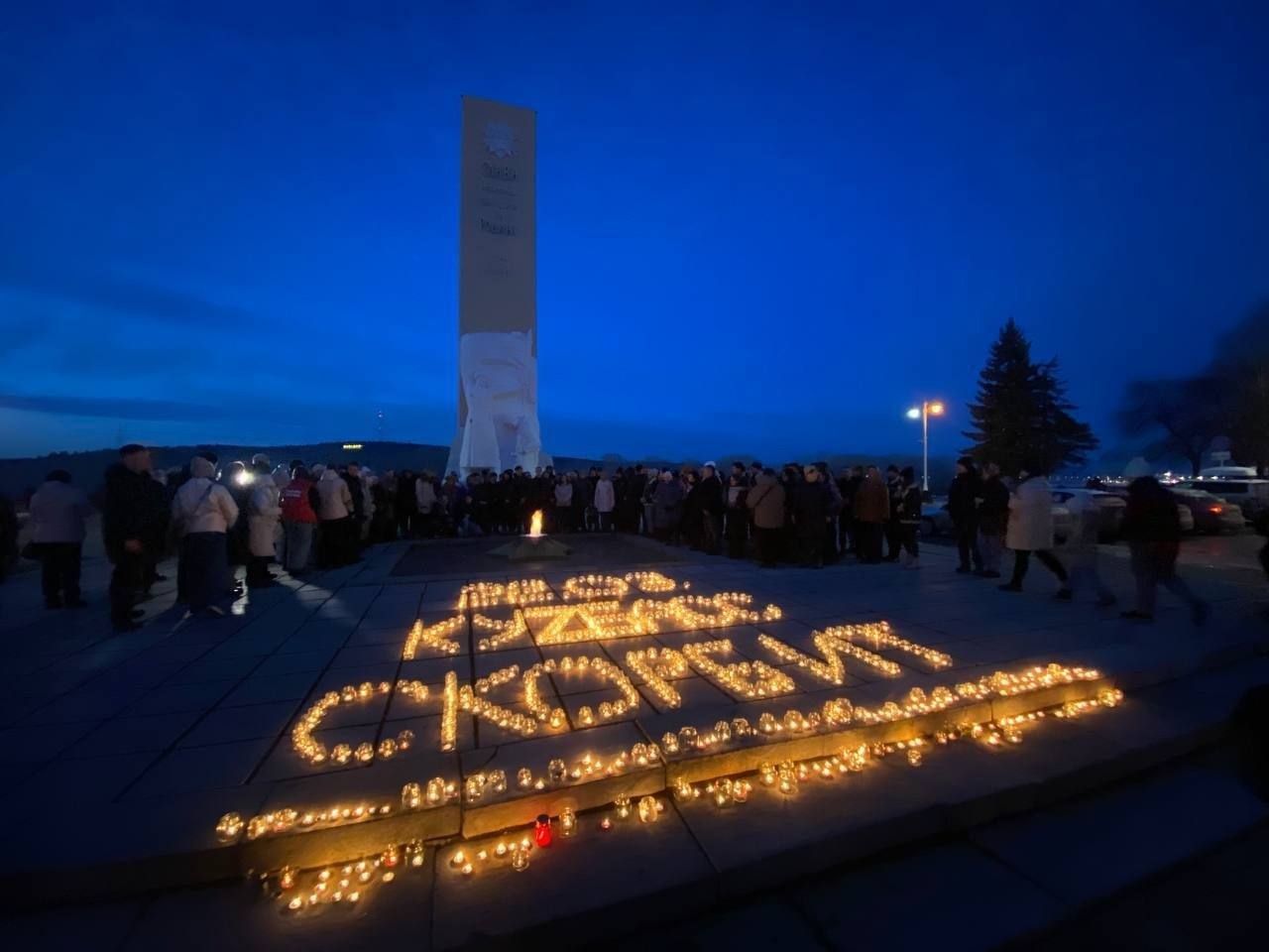 В образовательных организациях Кузбасса проходят акции в память о жертвах теракта в «Крокусе»