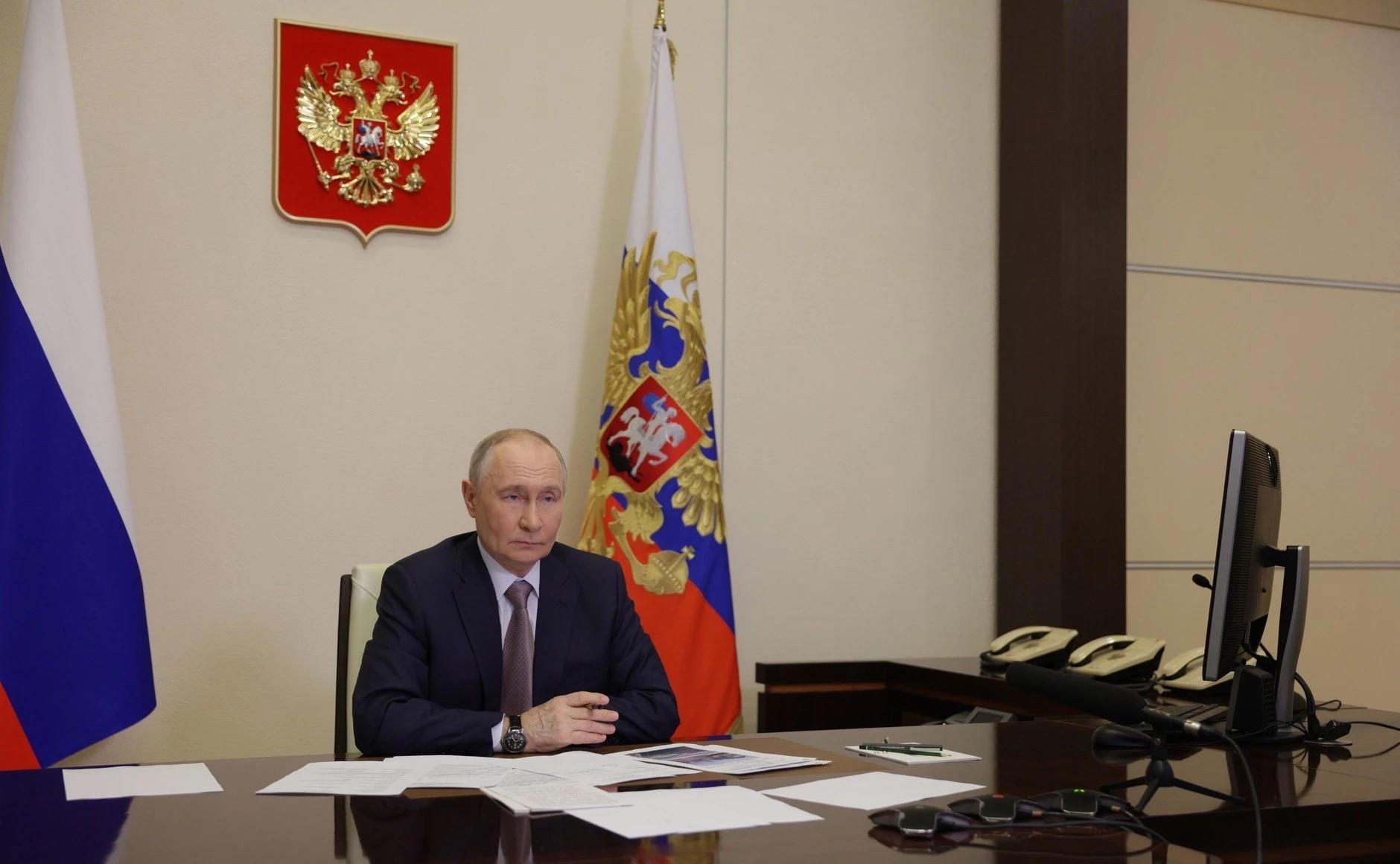 Студентам, преподавателям, мастерам-наставникам средних профессиональных учебных заведений России
