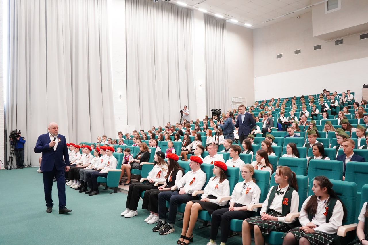 В школах КуZбасса проходят уроки Победы