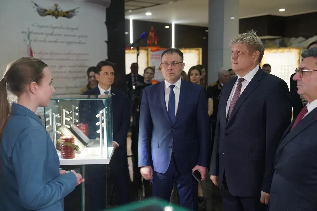 В Кемеровском президентском кадетском училище отметили 110-летие установления братских отношений между Кузбассом и Донбассом